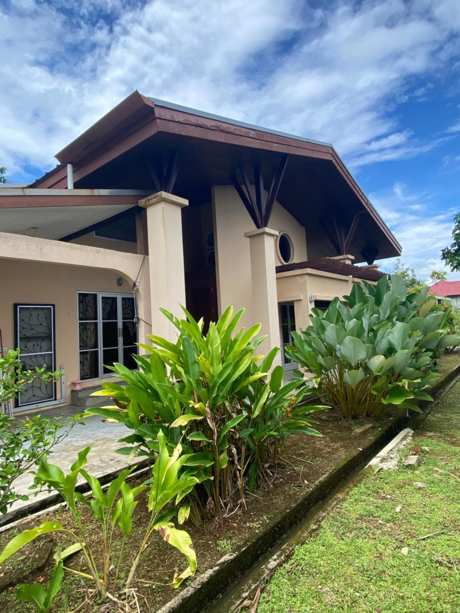 Villa Karya Retreat Kuching Exterior foto